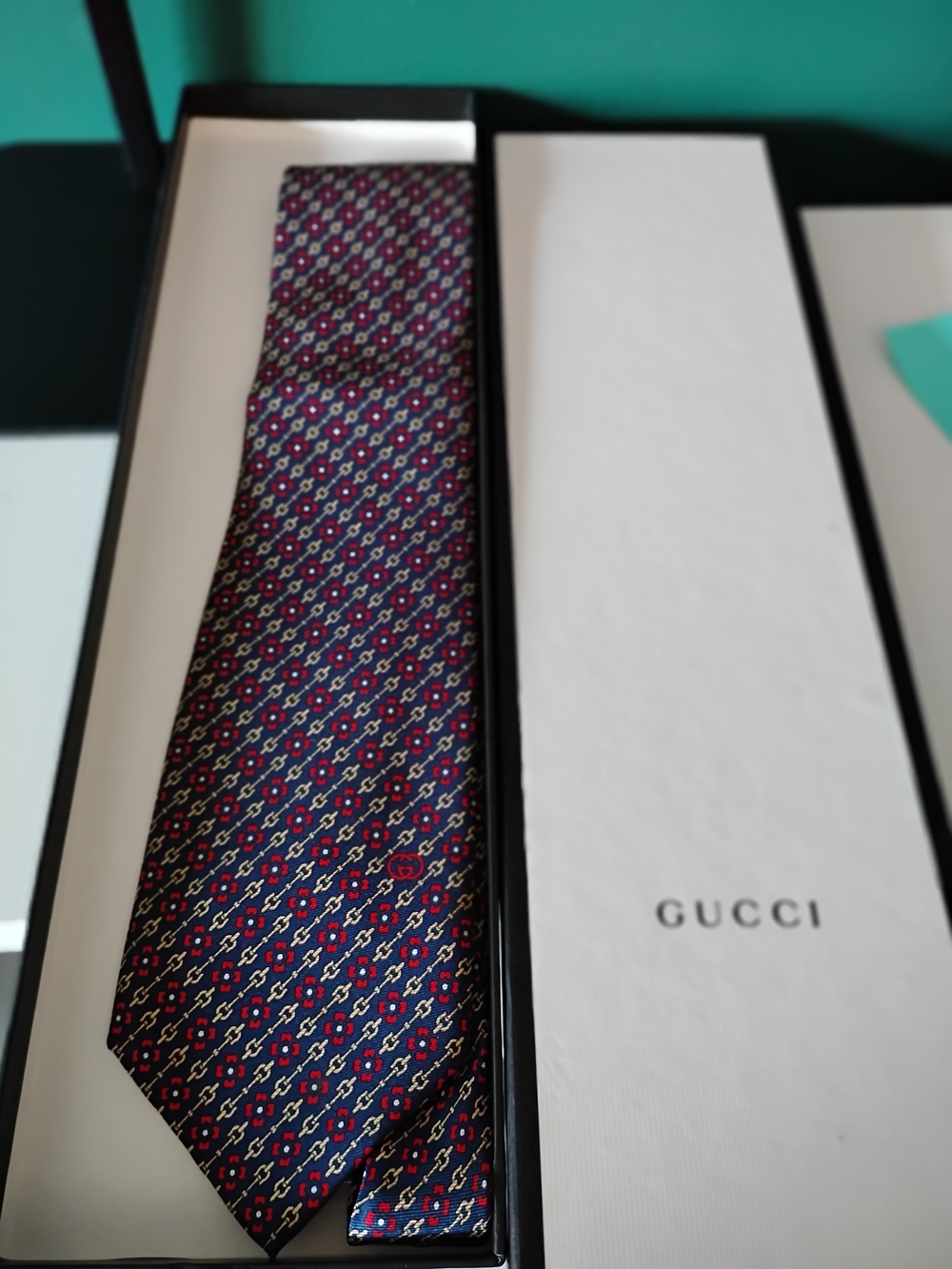 Gucci Men's Silk Geometric Floral Tie in Navy and Red